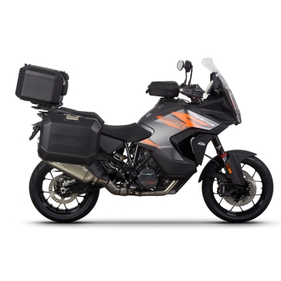 Kompletná sada čiernych hliníkových kufrov SHAD TERRA BLACK , 37 litrov vrchný kufor, 36/47 litrov bočné kufre, vrátane montážnej sady a platni SHAD KTM Super Adventure 1290 (R, S)